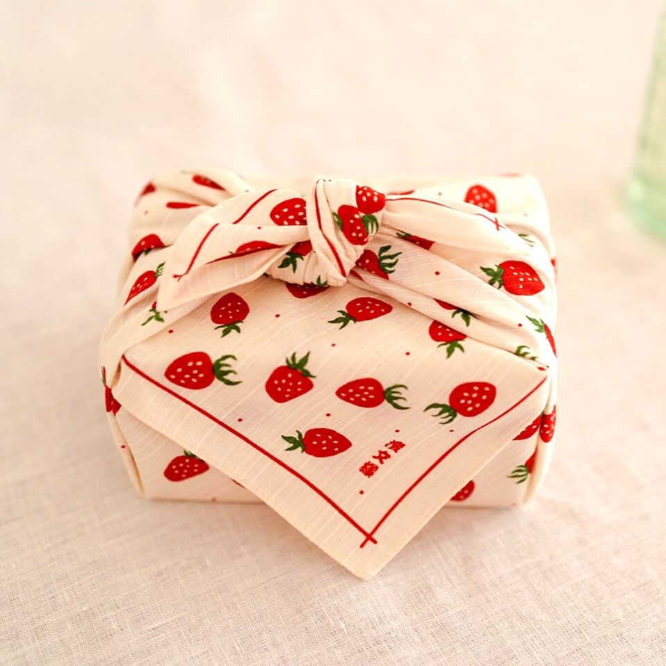 Hamamonyo Mizutama Strawberries Furoshiki Wrapping Cloth 50cm