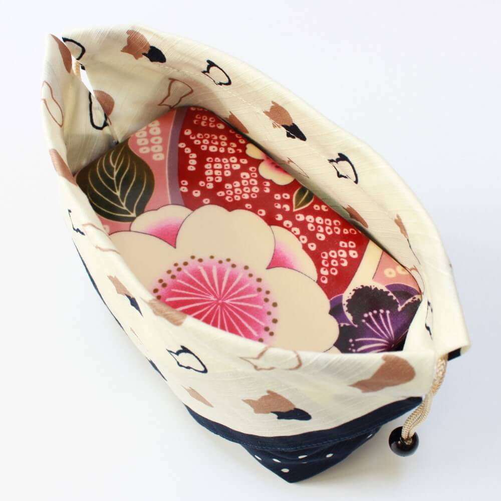 bento lunch bag opened showing bento box inside