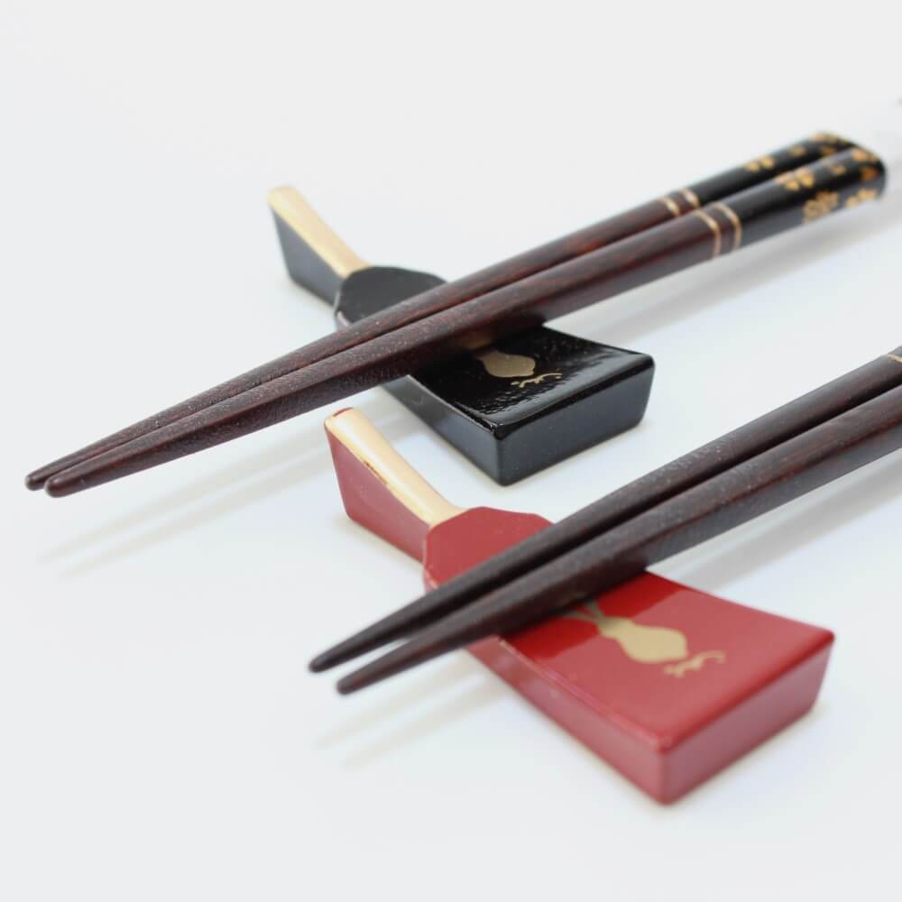 chopsticks on rests close up tips hanakagari hagoita gift set