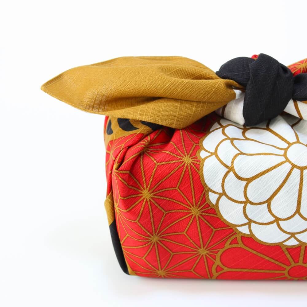 hama monyo kikunishiki furoshiki wrapped bento box
