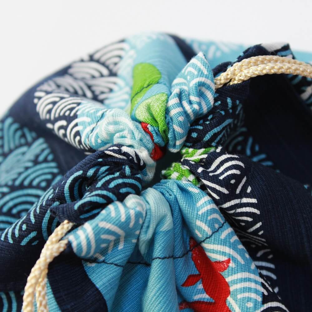 close up drawstring closed bento bag from hama monyo