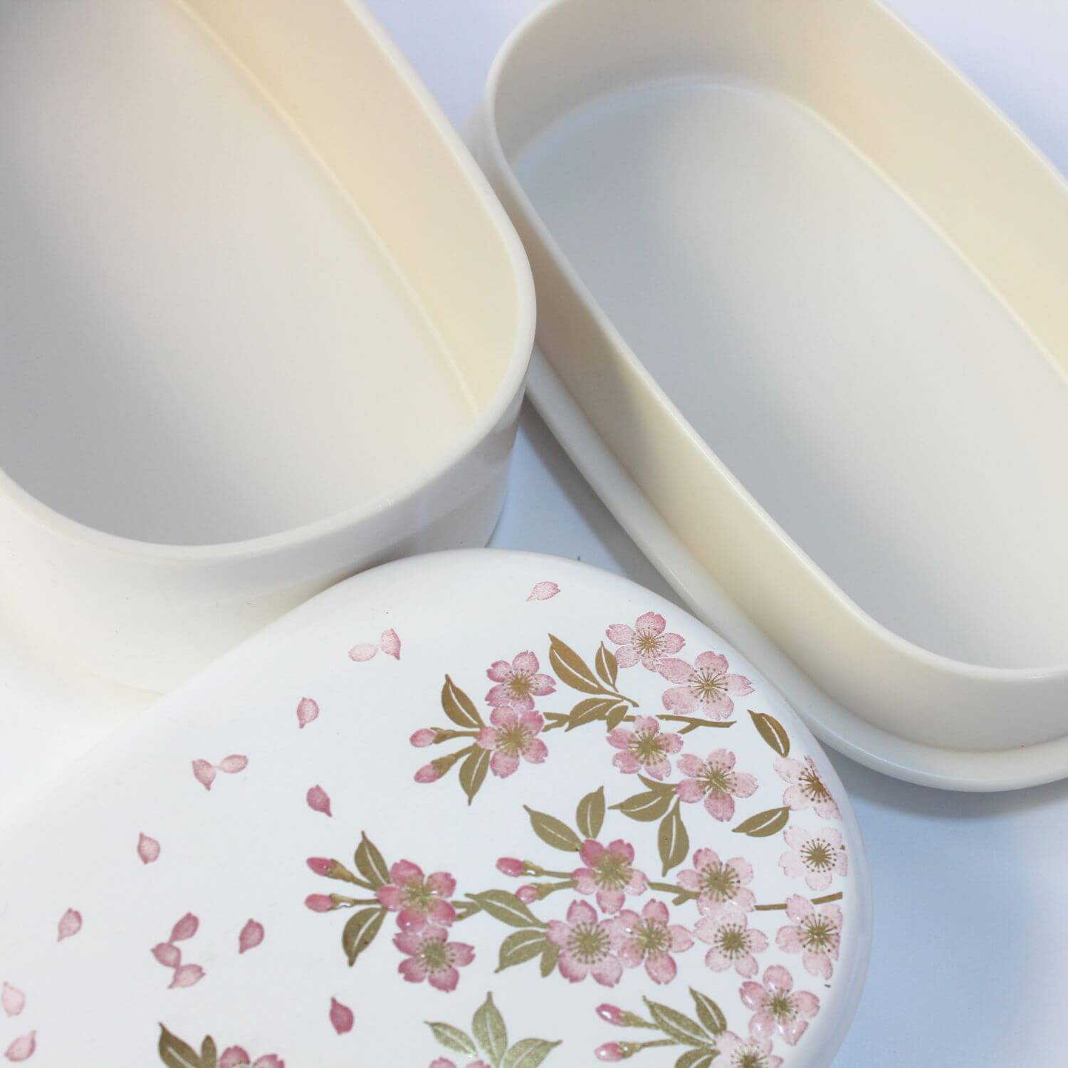 Sakura White and Pink Oval 2 Tier Bento Box