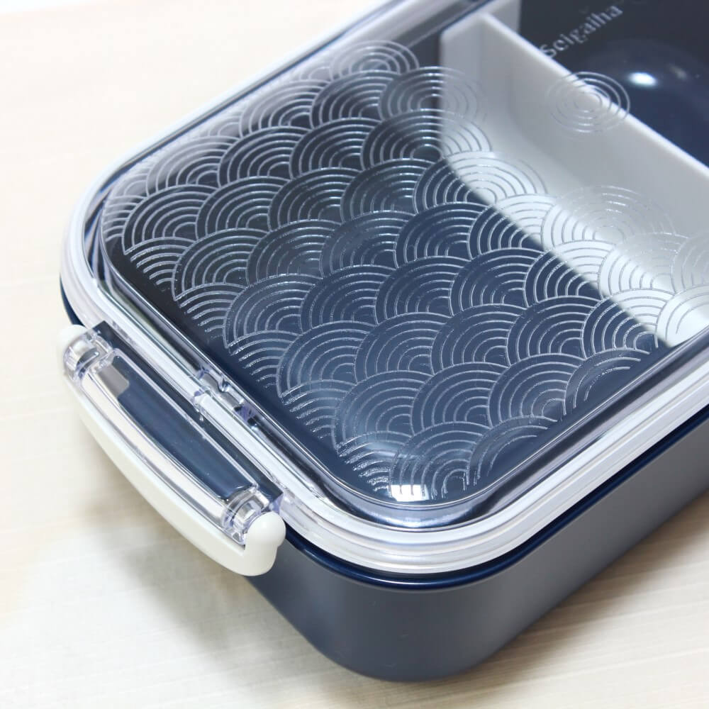 close up of lid seigaiha koku blue bento box