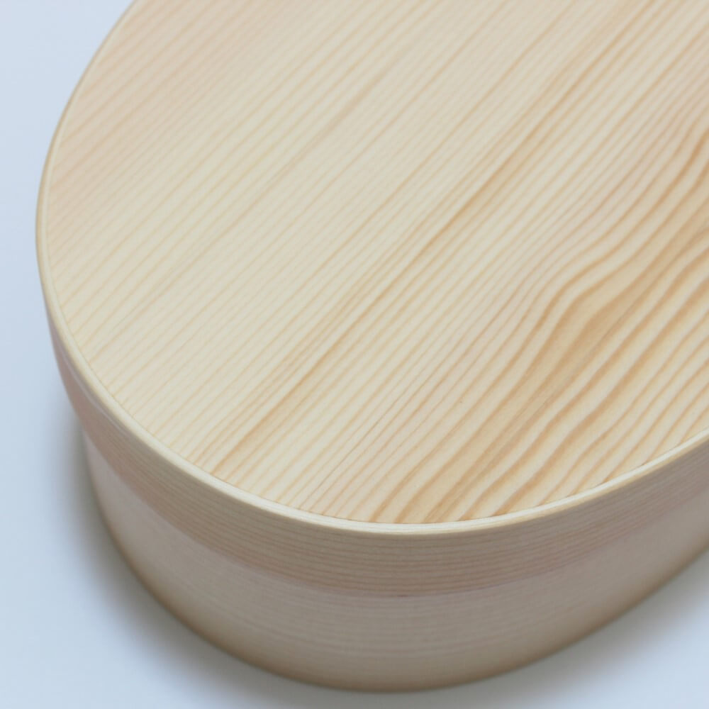 close up of the lid of the shiraki magewappa bento box