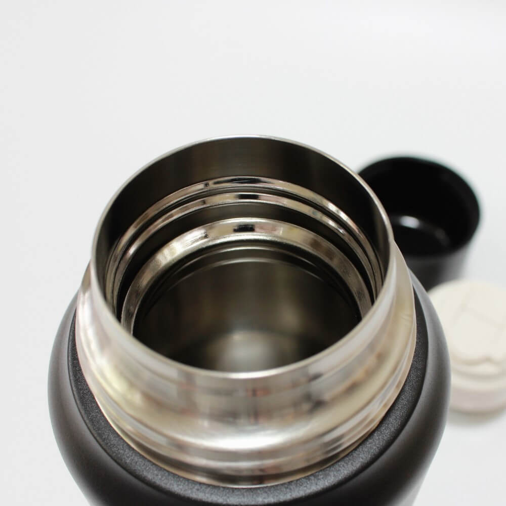 close up mouth trip bottle 1000ml black