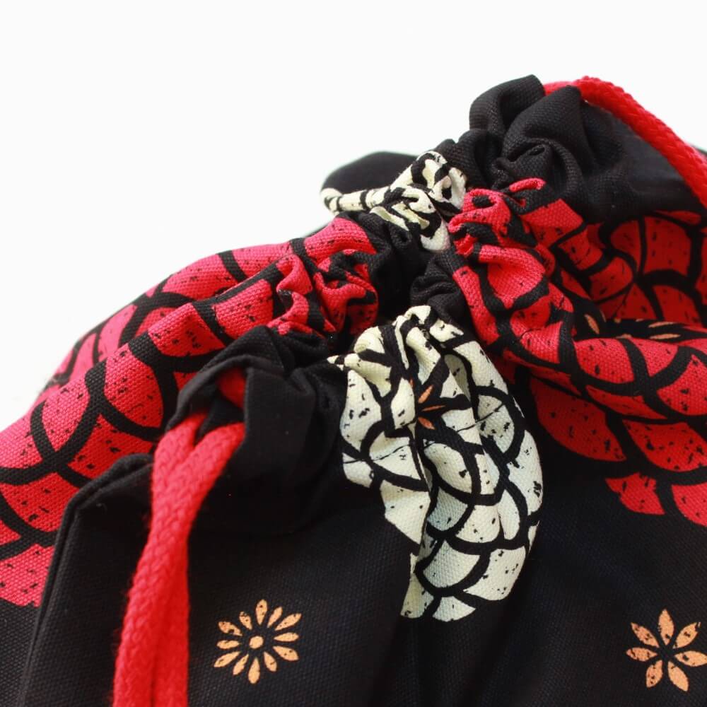 closed momoka black bento lunch bag