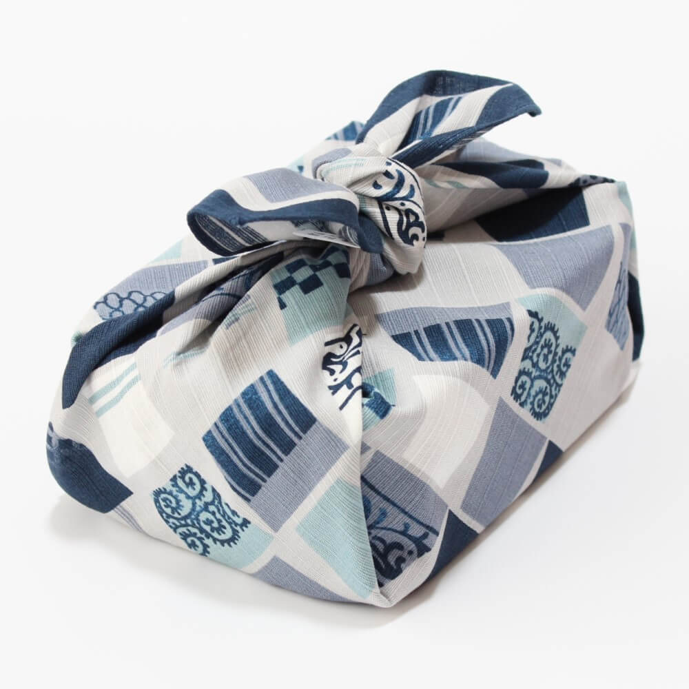 diagonally photoed furoshiki wrap with soba cups pattern