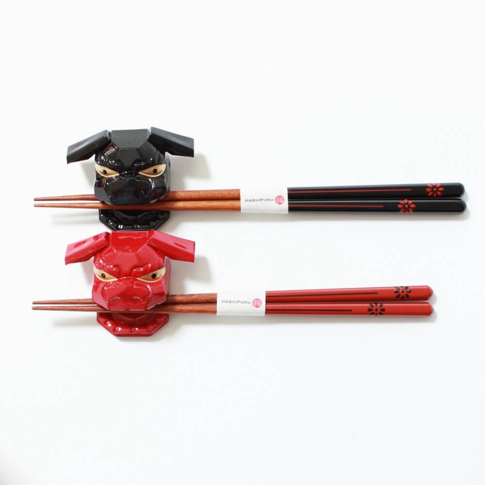 kikukomon chopsticks on rests side profile
