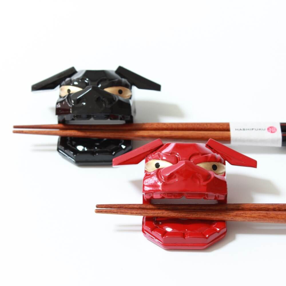 kikukomon chopsticks on shishimia rests