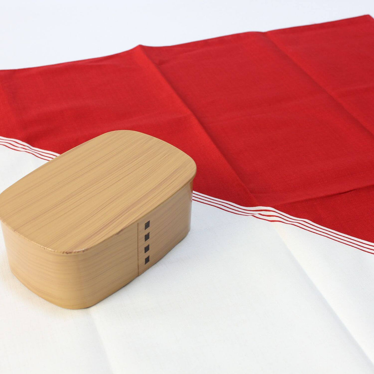 Hare Tsutsumi Katamigawari Red and White Furoshiki Wrapping Cloth 70cm