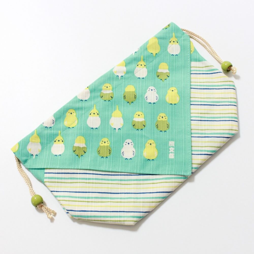 parakeet bento lunch bag laid flat