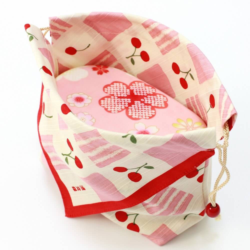 pink bento lunch bag storing pink bento box