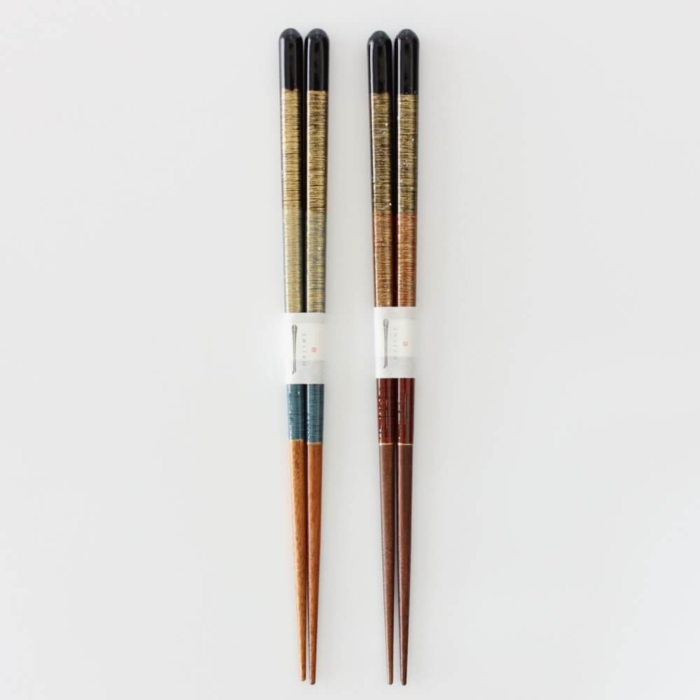 raden mutsuki blue and red chopsticks side by side