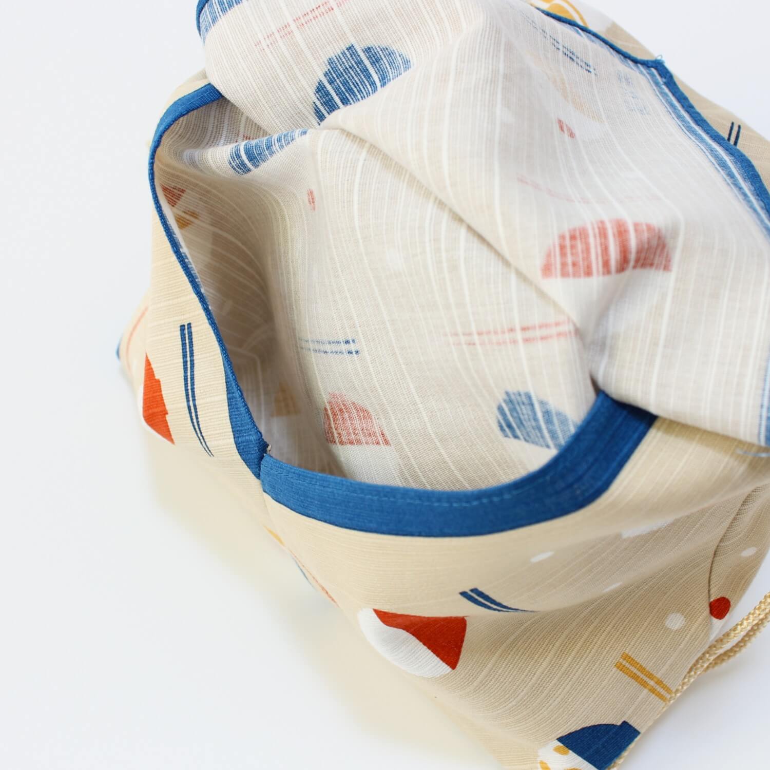 side pocket of rice bowls bento lunch bag
