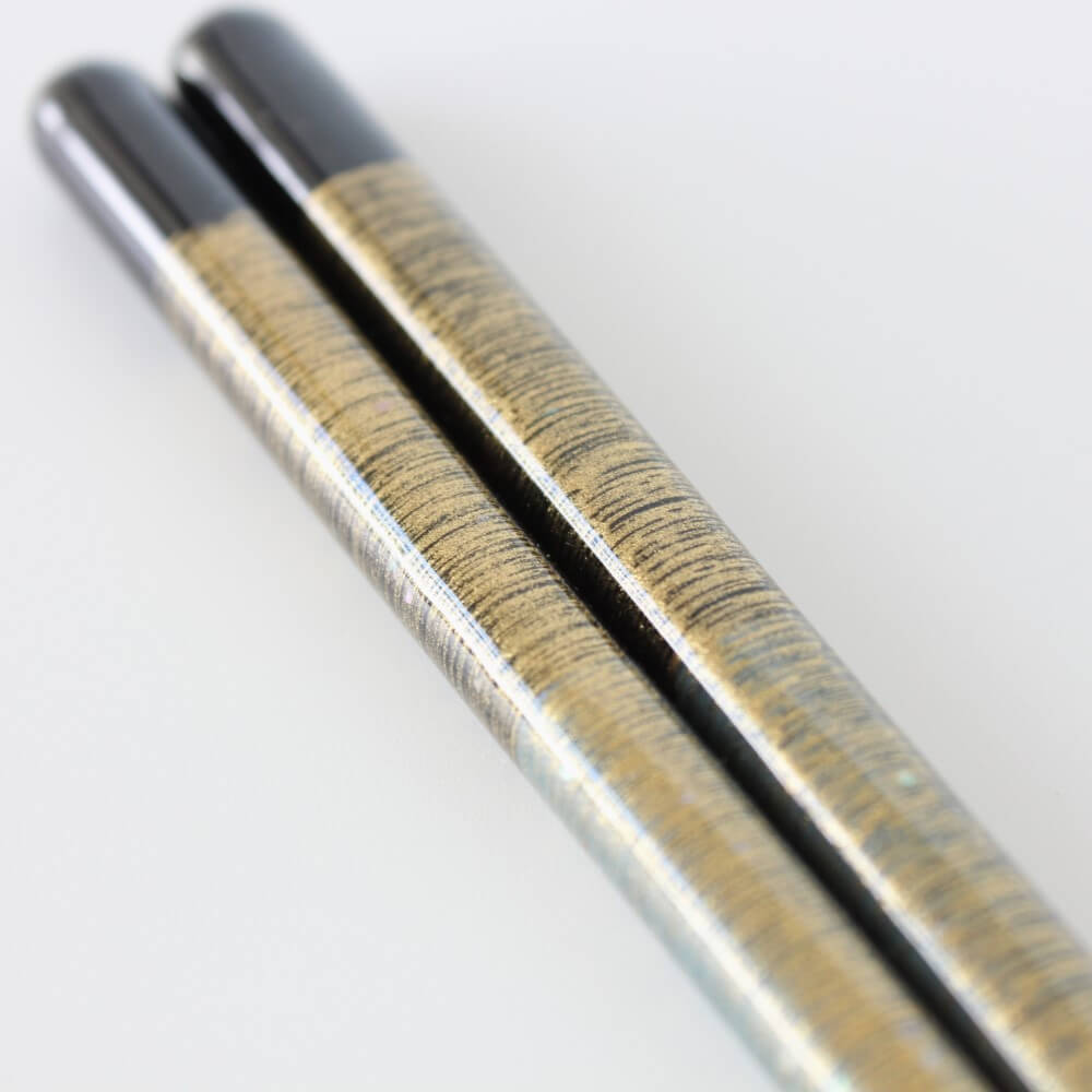 super close up contours on mutsuki blue chopsticks