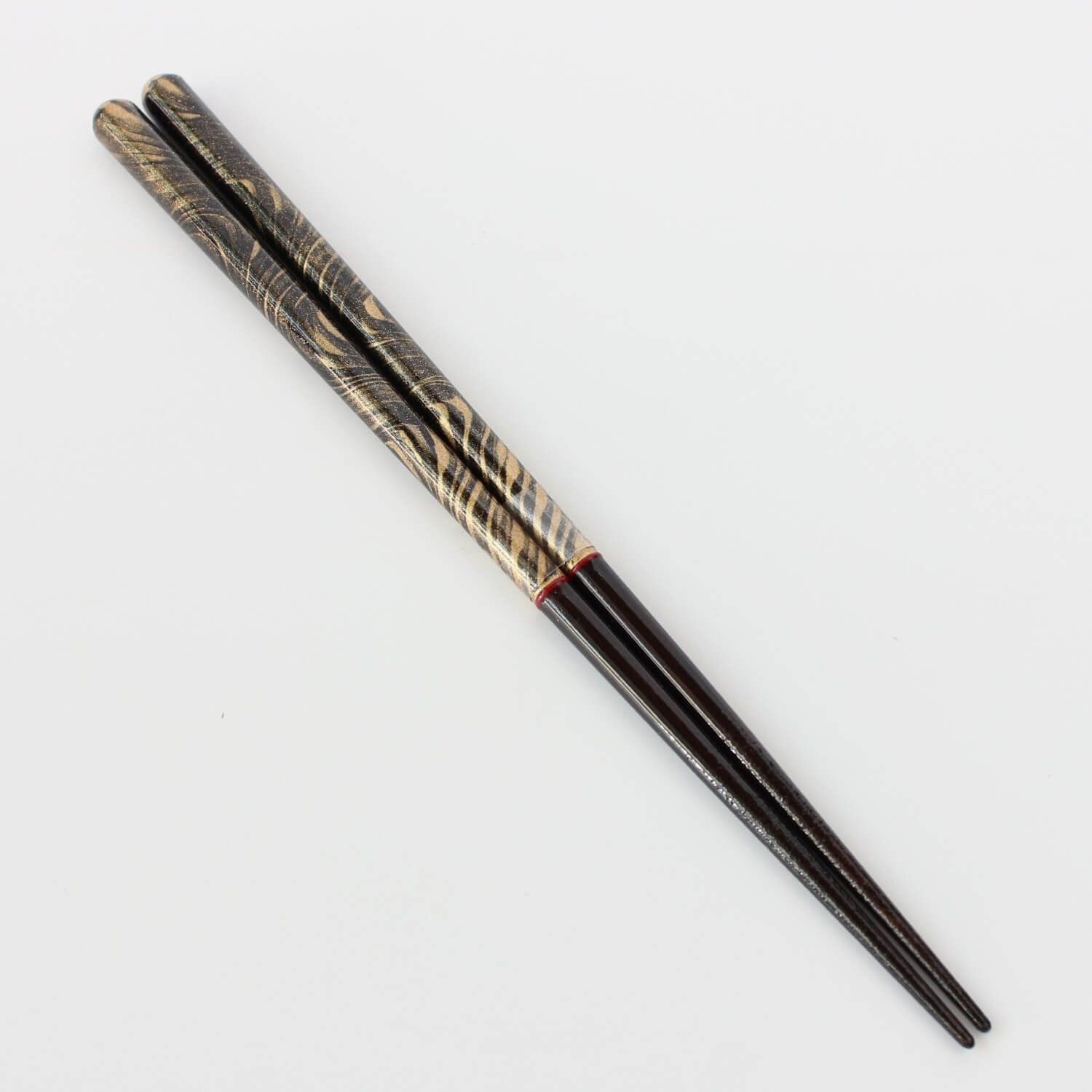 tenryu black chopsticks diagonal placement
