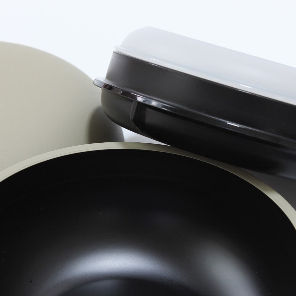 top layer with lid on khaki mayudon bento box close up