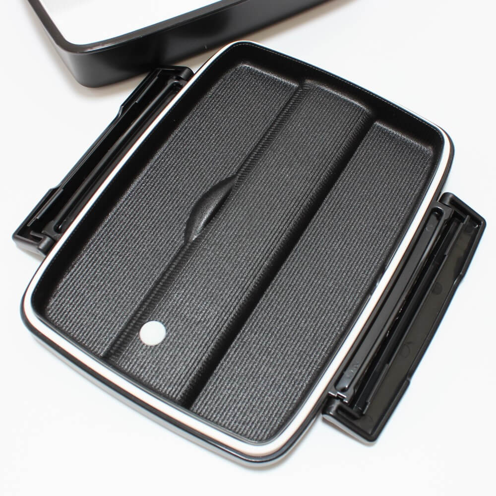 under side of the lid of the modern plus bento box