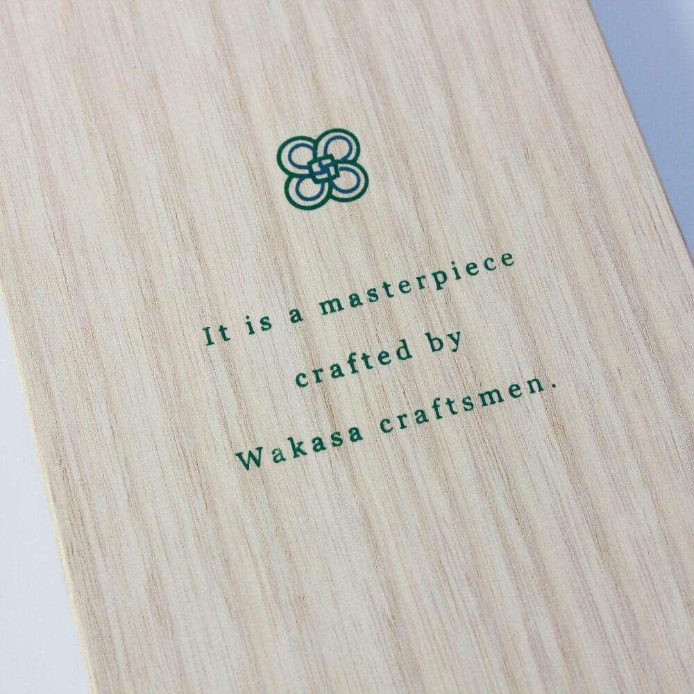 wording on the box package of nene chopsticks gift set