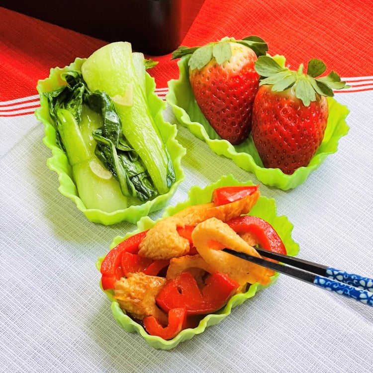 Lettuce leaf rectangle divider cups with food
