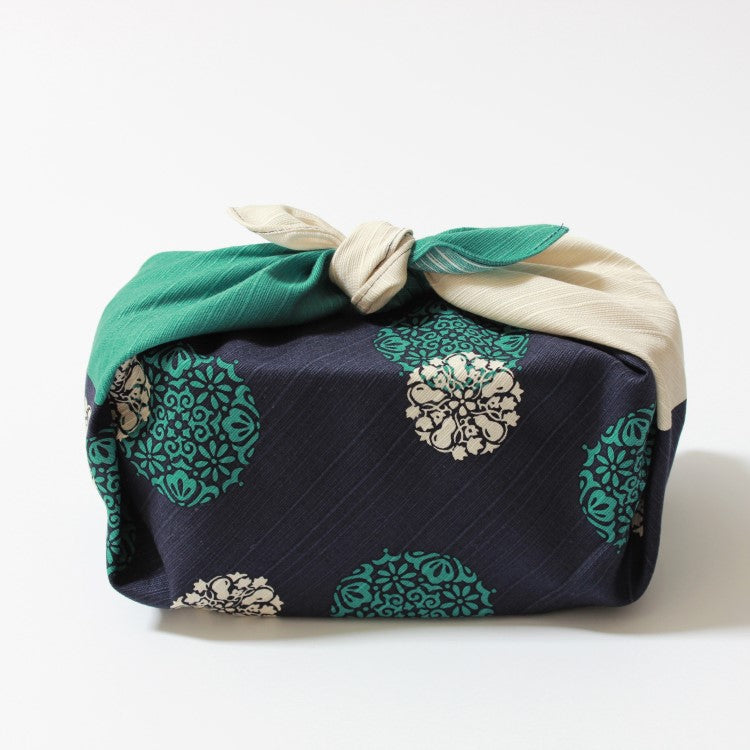 side view of Japanese wrapping showing the flower crests 