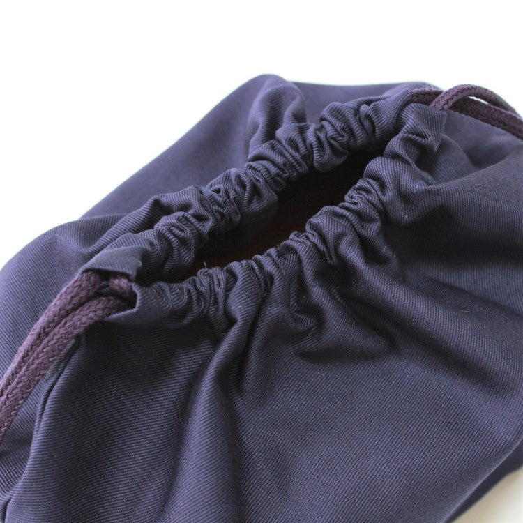 Close up shot showing the opening of the basic navy bento bag