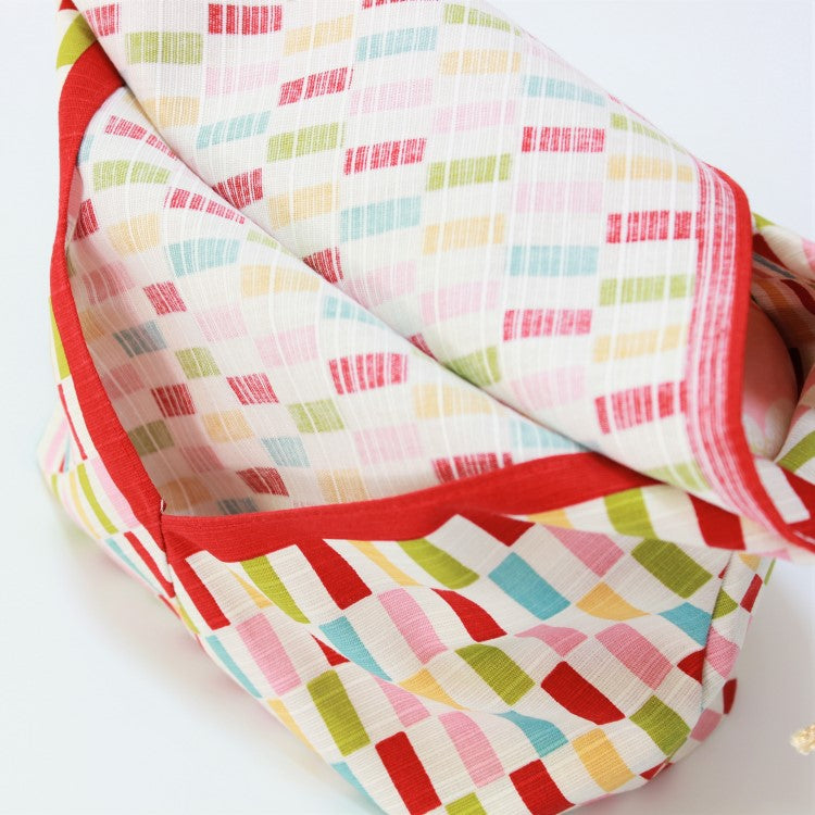 side pocket of hime ichimatsu bento lunch bag