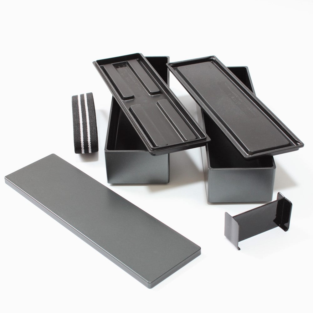 Inner divider can be removed from the bento box