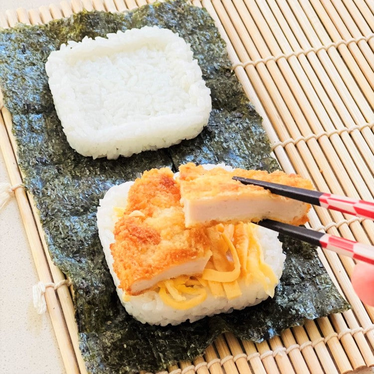 Put in any filling into the rice sandwich