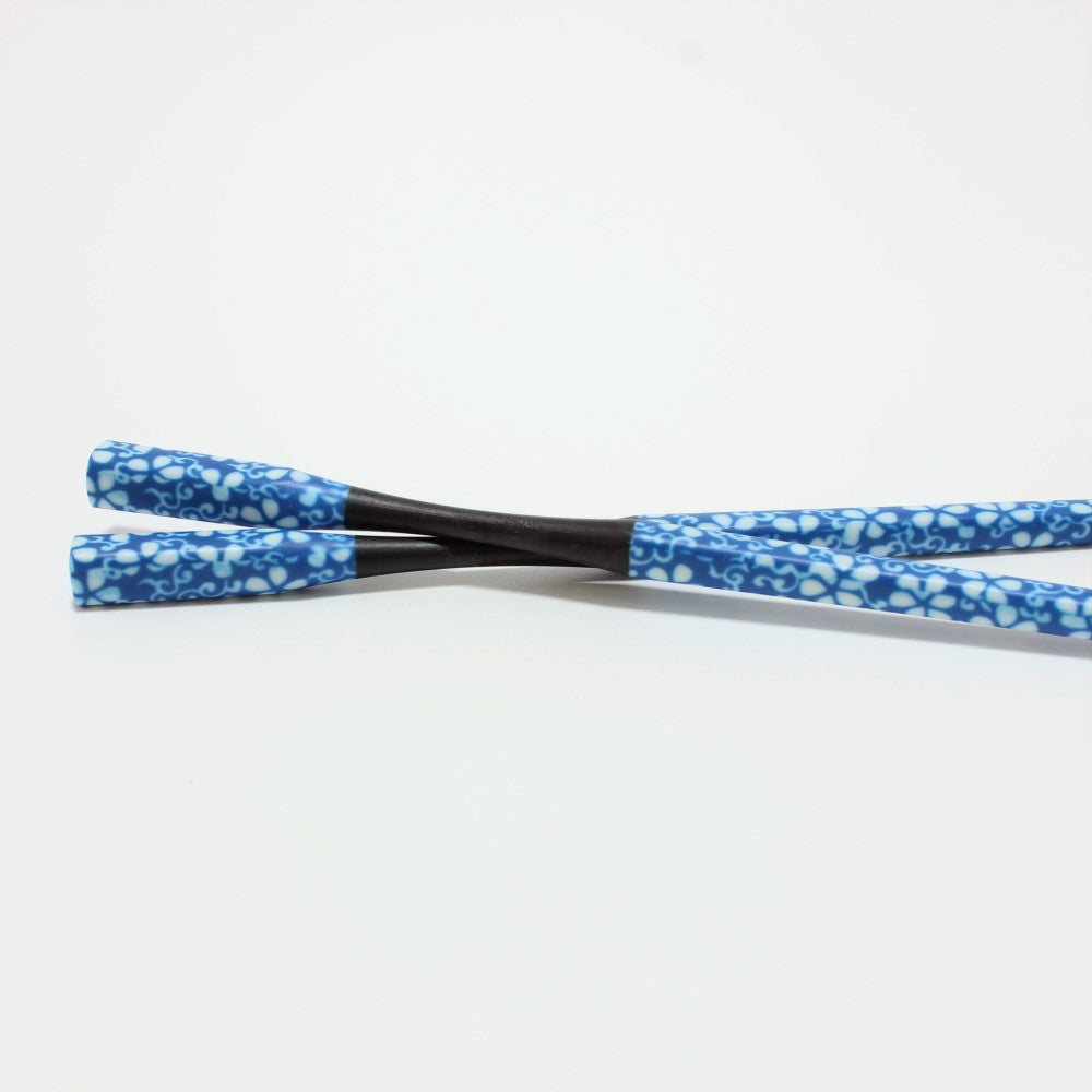 Majime Life Ohashi Collection Chopsticks Hana Karakusa sitting on top of each other