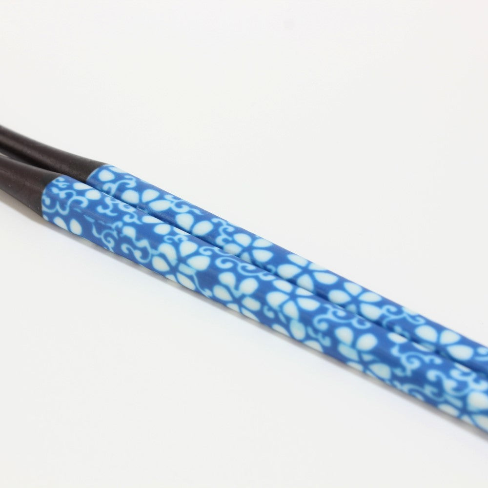 Majime Life Ohashi Collection Chopsticks Hana Karakusa close up shot showing the flower and vines pattern Made in Japan chopsticks