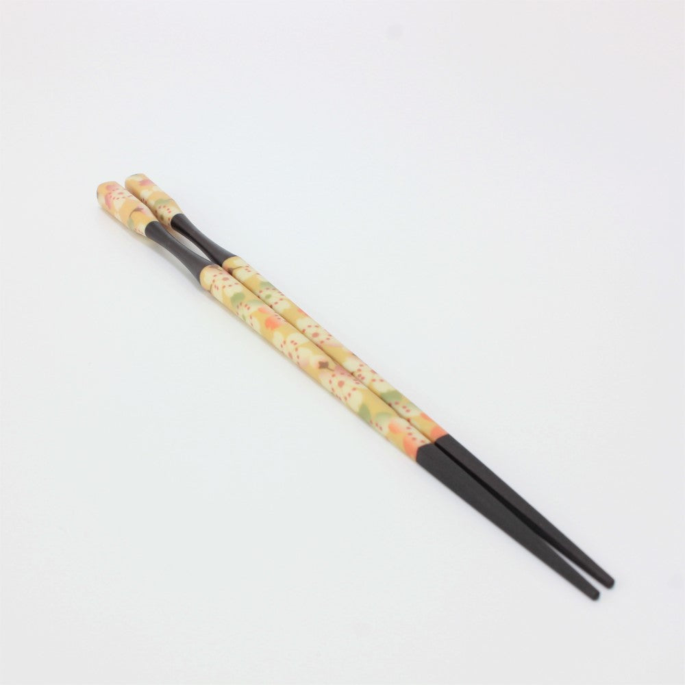 Majime Life Ohashi Collection Chopsticks Sakura Chirashi photo showing curved neck and tips at an angle