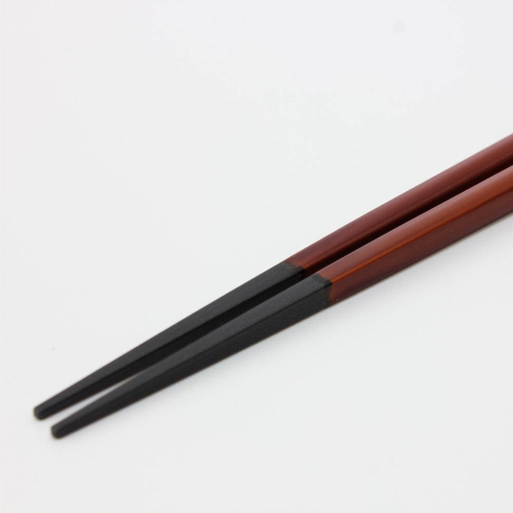 Majime Life Ohashi Collection Shunkei Chopsticks with pointed tips making it easy to pick up food. 