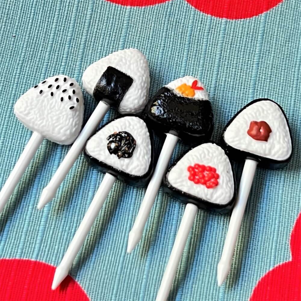 close up onigiri picks 6 pieces