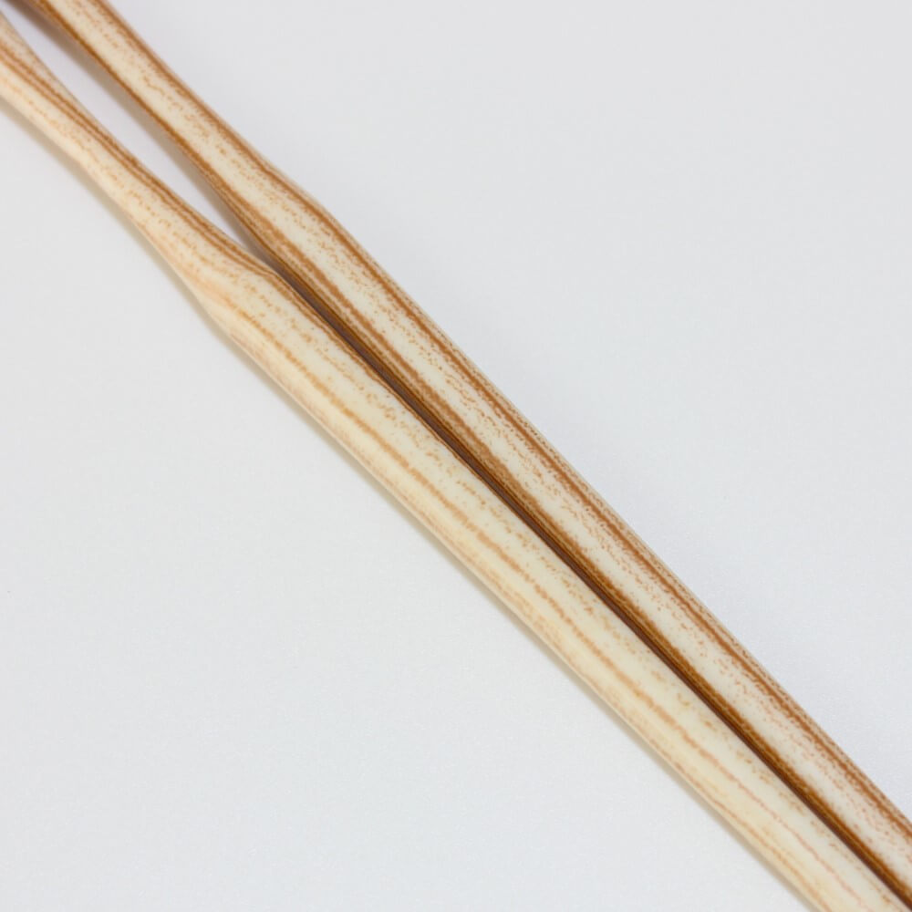 close up pattern shiraki grain chopsticks