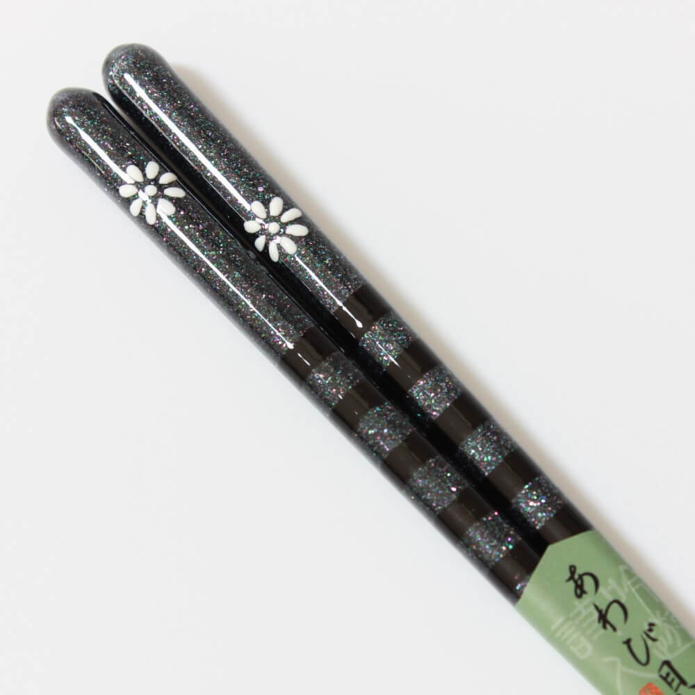 close up side angle handles black kainichirin chopsticks