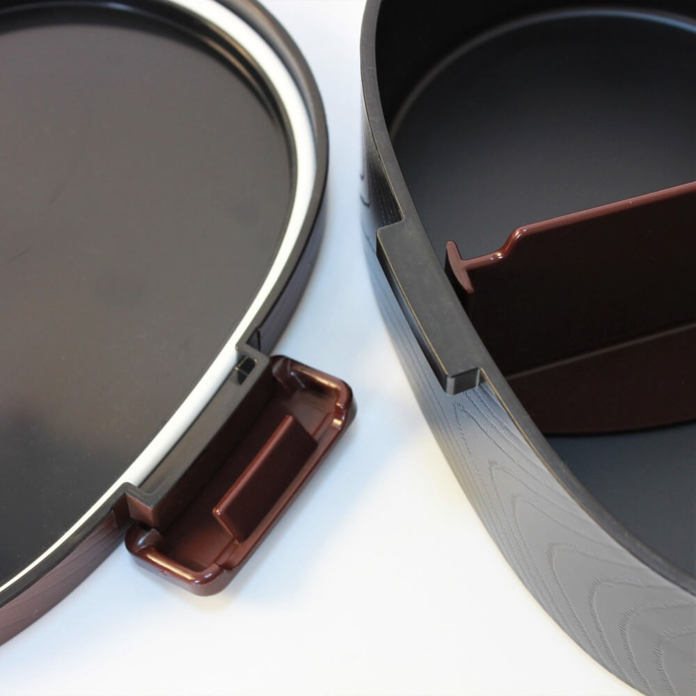 close up side latch divider silicone seal brown oval bento box