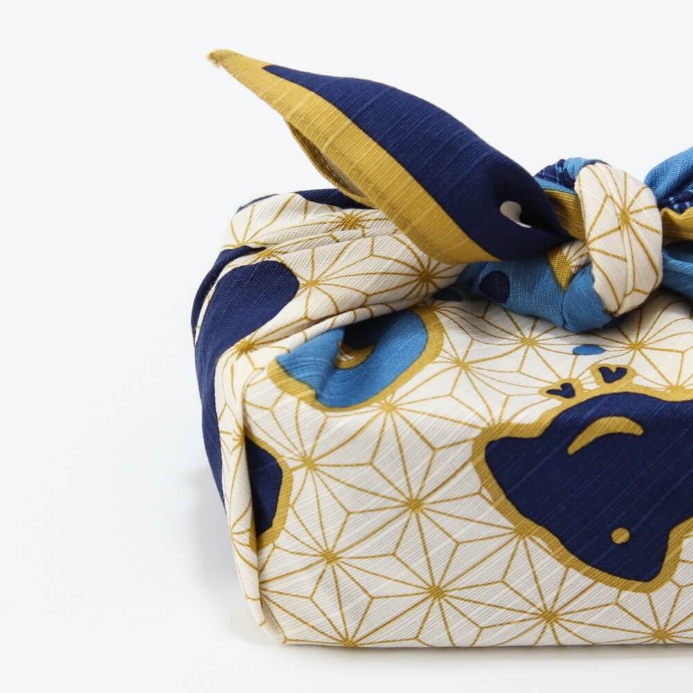 close up of chidori furoshiki from Hama monyo used to wrap a bento box