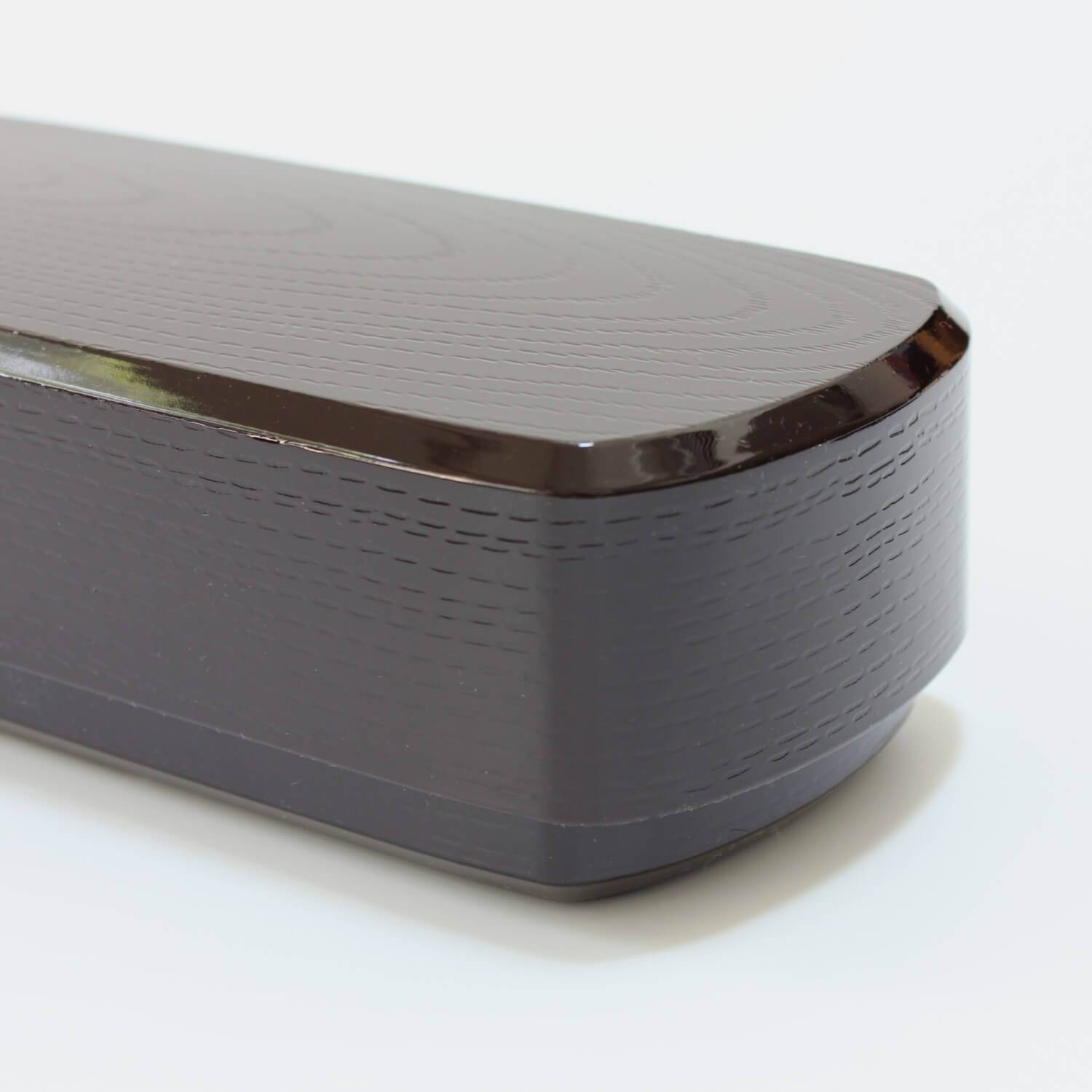 compacted configuration of the tame mokume 2 tiered brown bento box