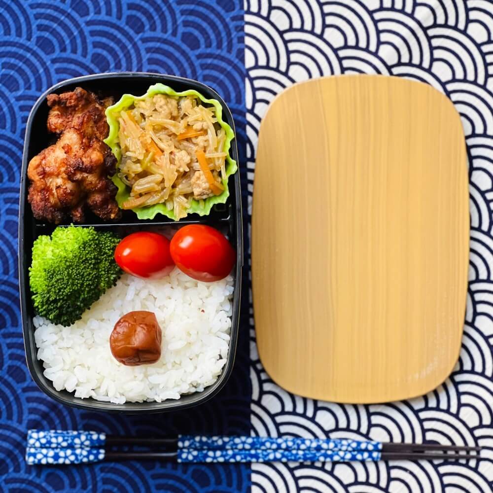 hinoki nuri wappa 1 tier bento box with food overhead shot