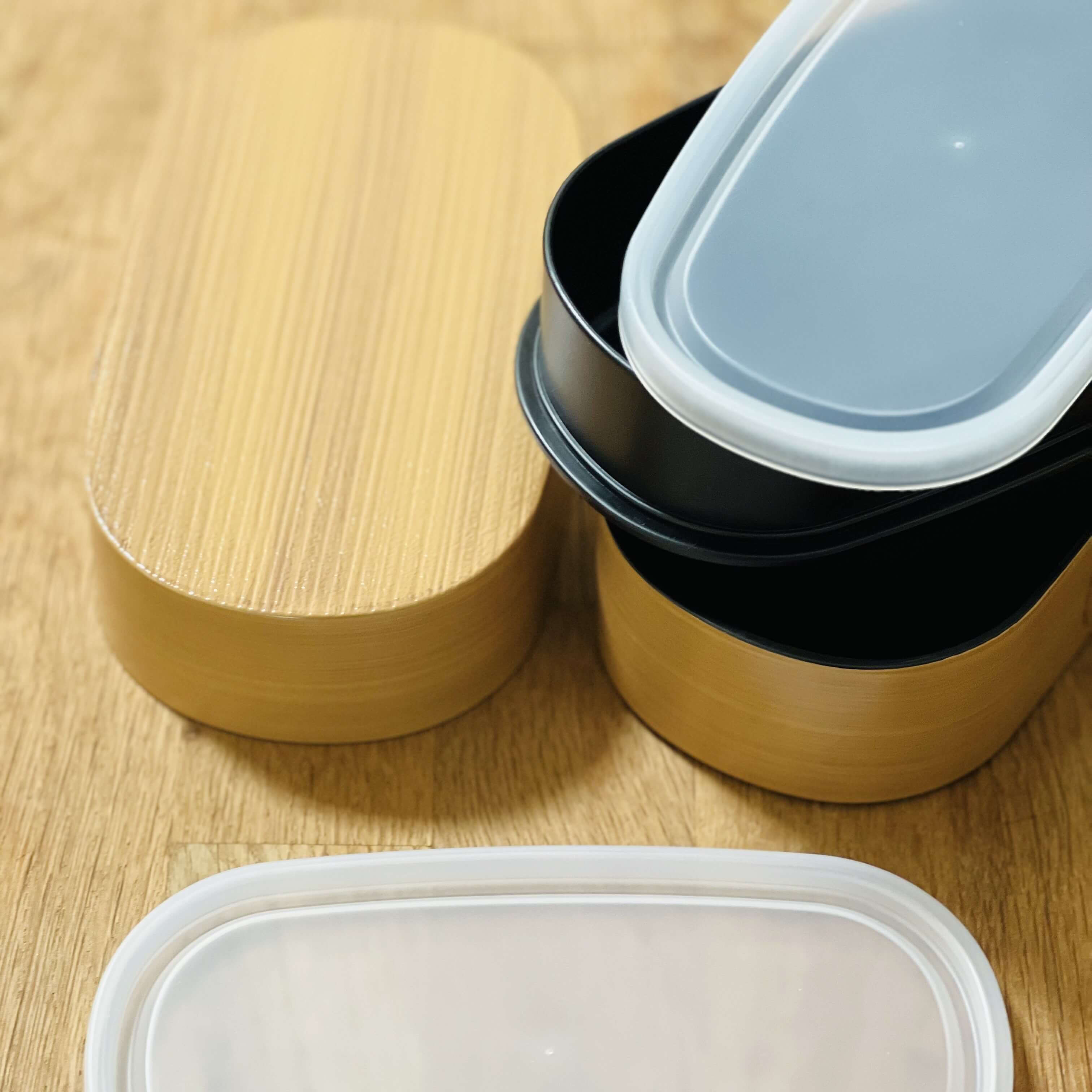 picture showing inner lid on hinoki nuri wappa bento box