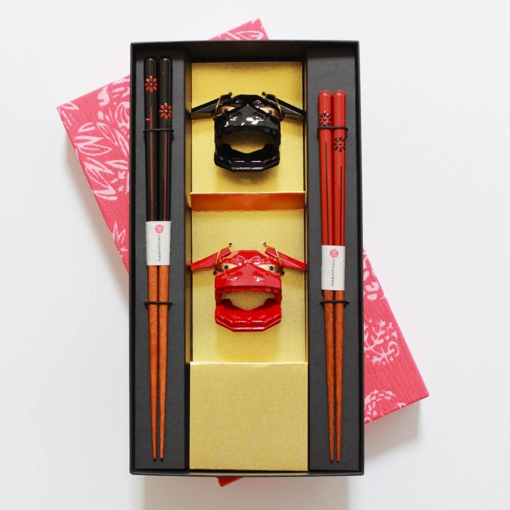 inside kikukomon chopsticks gift set