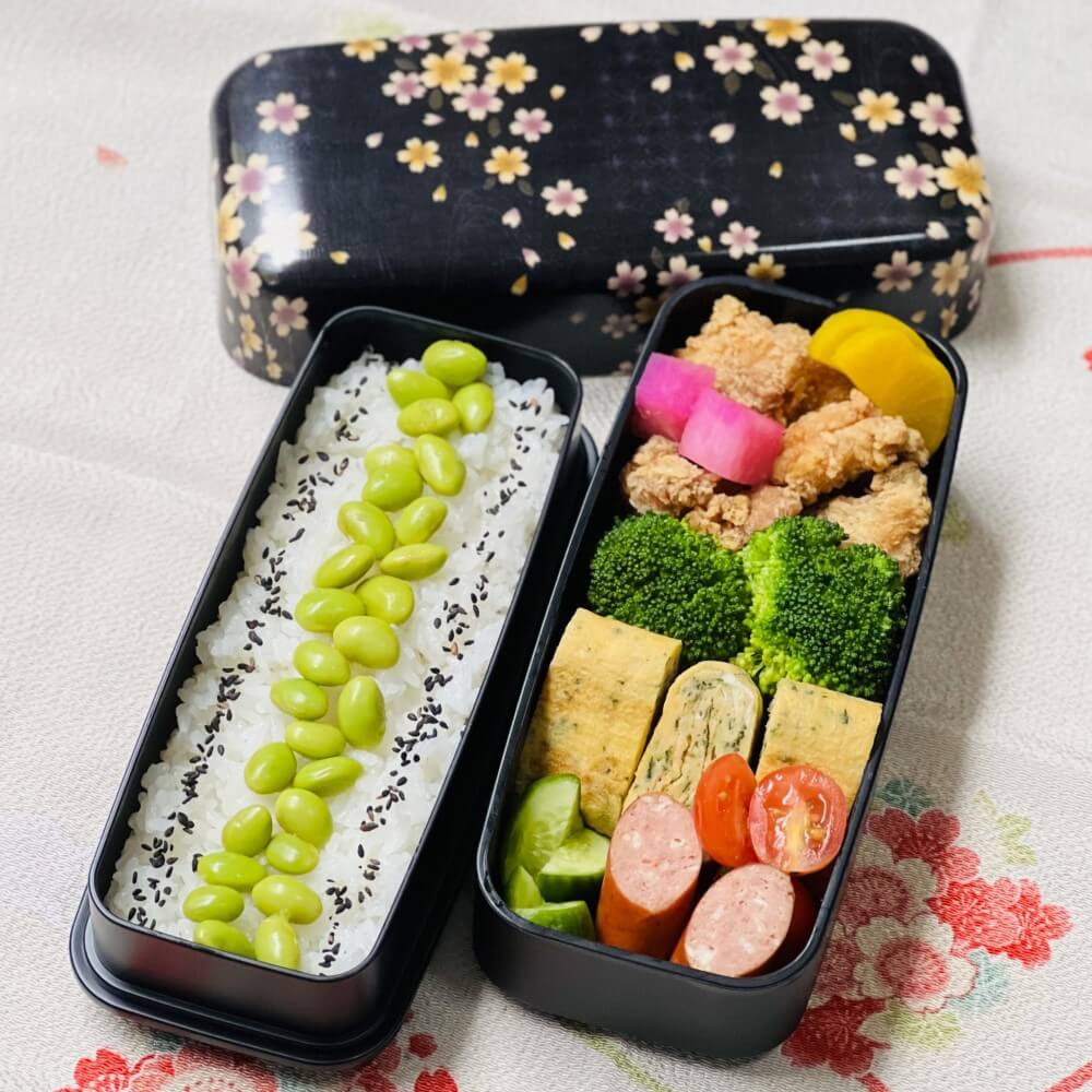 karaage bento in ryusui sakura black bento box