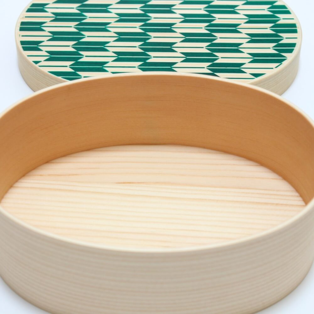 inside yabane green bento box without divider