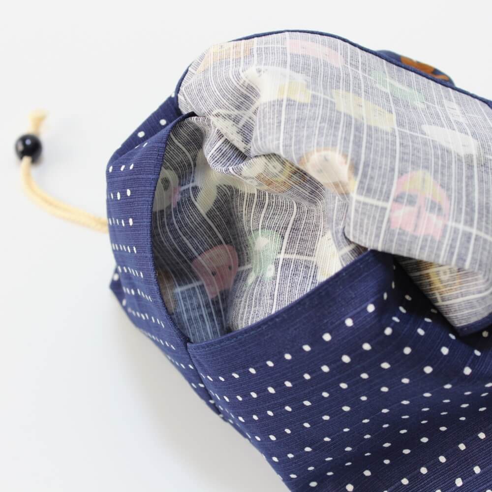 side pocket of navy bento kinchaku hama monyo