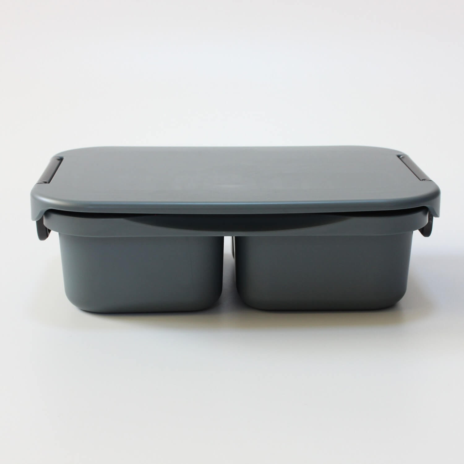side profile of the 3 compartment bento box