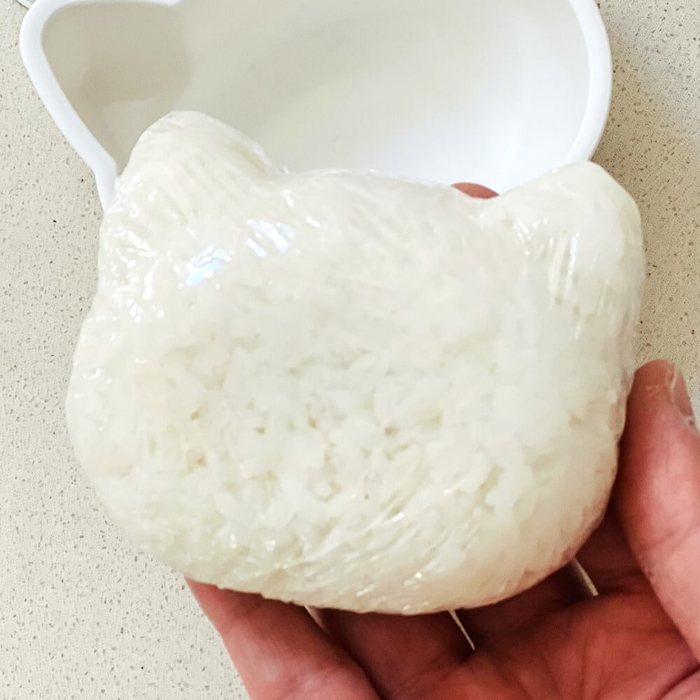 step 5 make cat onigiri