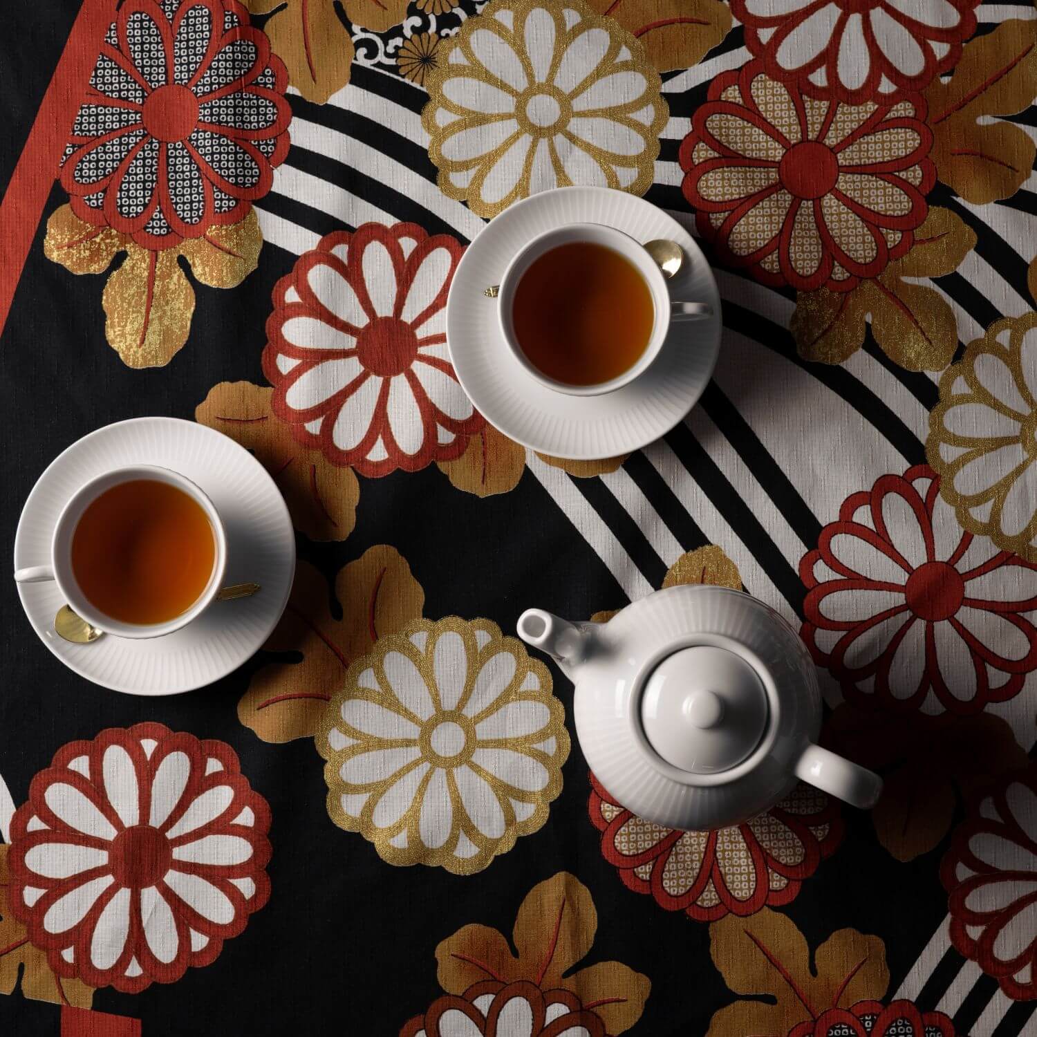 setsugekka furoshiki used as table cloth