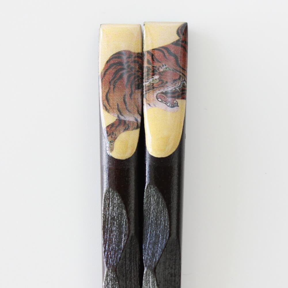 tenpyo tiger chopsticks close up tiger emblem