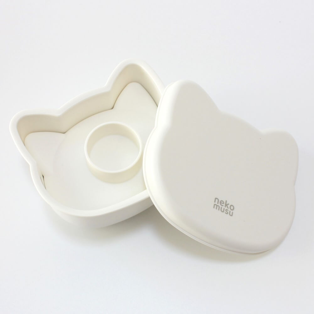 white cat onigiri bento case lid off